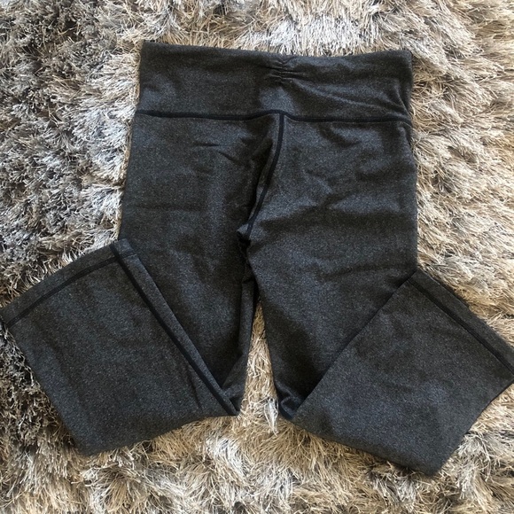 Lululemon Gather & Crow Crop - Picture 5 of 12